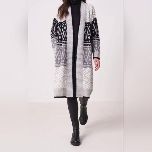 NWT Long Printed Knitted Aztec Geometric pattern Cardigan Black Gray - Picture 11 of 11